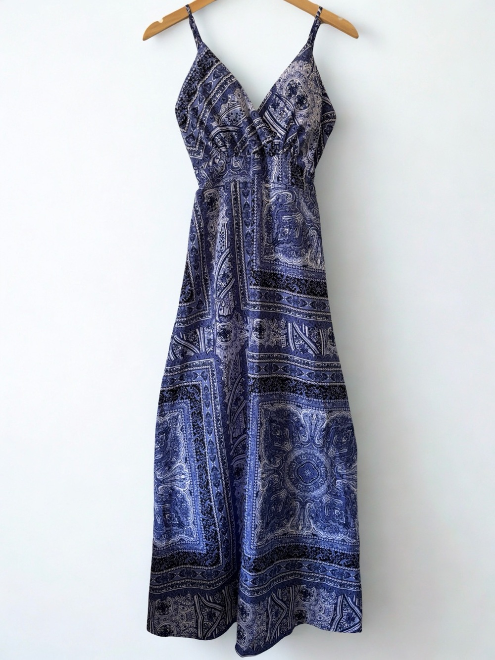 Yinuo Women's Bohemian Print V-Neck Maxi Dress Blue Black Sundress Size M/L